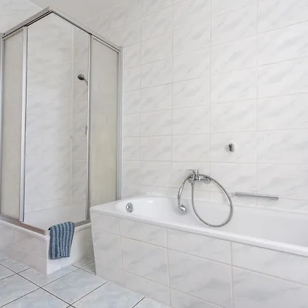 Fullhouse - - Z25 - 3 Beds - Smarttv - Nespresso *